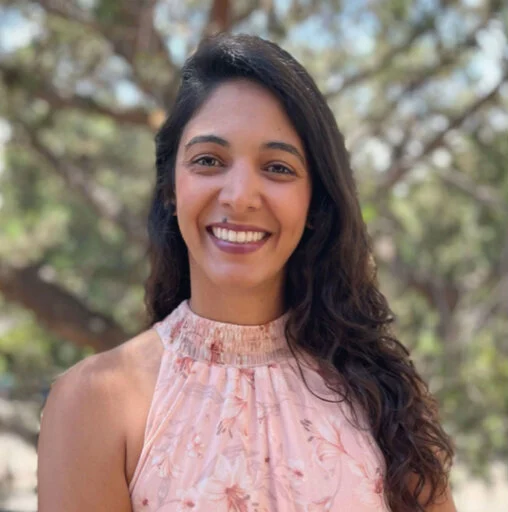 Dr. Thaiz Rodrigues Teixeira